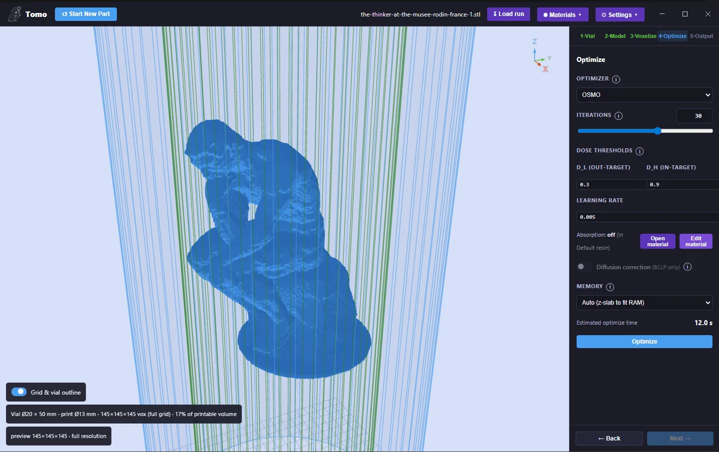 El modelo Thinker preparandose en Tomo