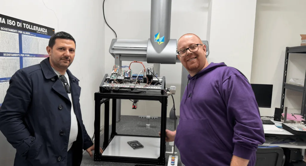ZenCell V1: PriscoZen reemplaza Mega y Raspberry Pi con un Arduino UNO Q