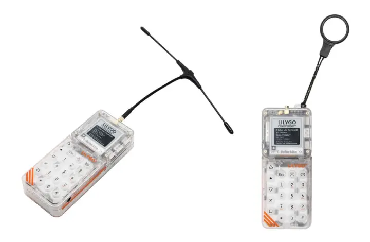 T-Echo Lite Kit con antena LoRa a la izquierda y cordón a la derecha