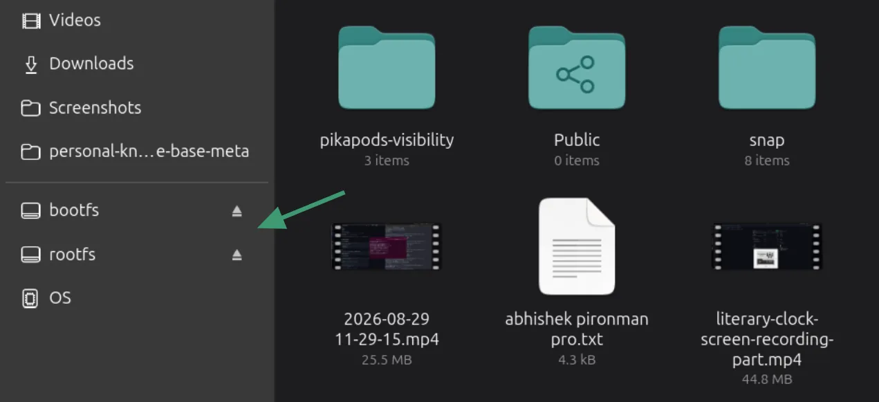 Las particiones rootfs y bootfs montadas en el explorador de archivos