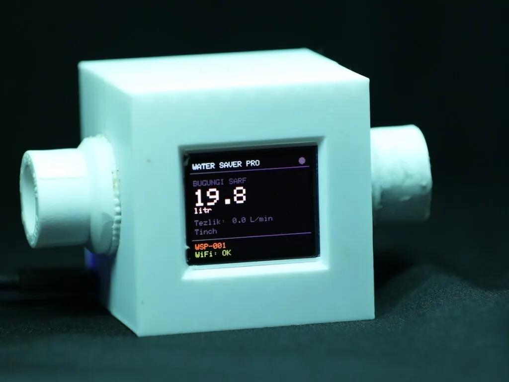Prototipo de Water Saver Pro con sensores y microcontrolador Arduino Nano ESP32
