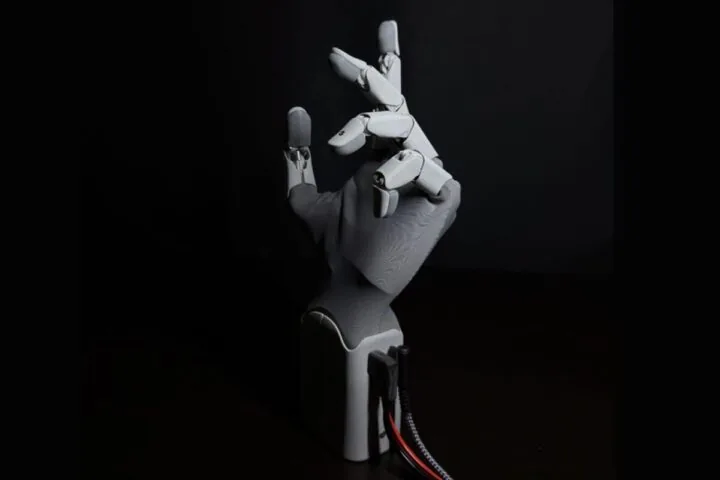 Gesture HW1: mano robótica de 10 DOF con ESP32-S3