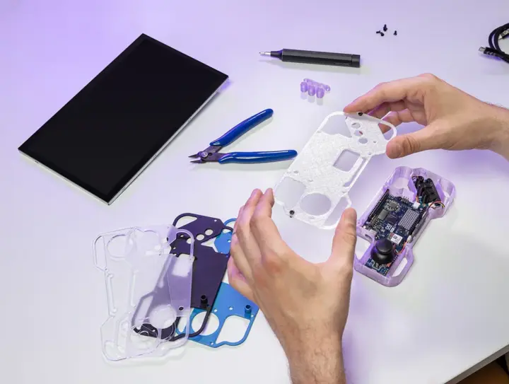 Piezas impresas en 3D para el Arduino UNO Q Arcade