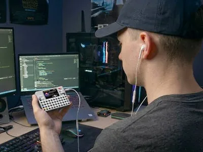 M5Stack lanza el CardputerZero con Raspberry Pi CM0 integrado