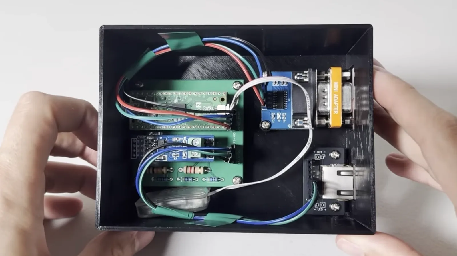 Pi Pico 2 maneja una cámara de alto vacío para microscopio electrónico D