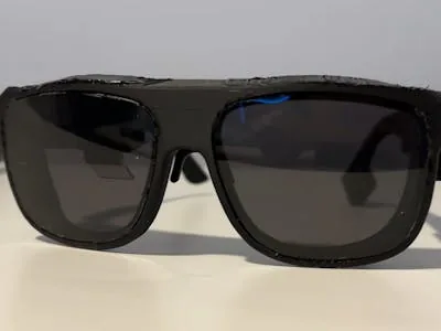 Maker fabrica sus propios lentes de realidad aumentada desde cero