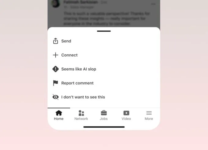 Captura de pantalla de la nueva opción de reporte en LinkedIn