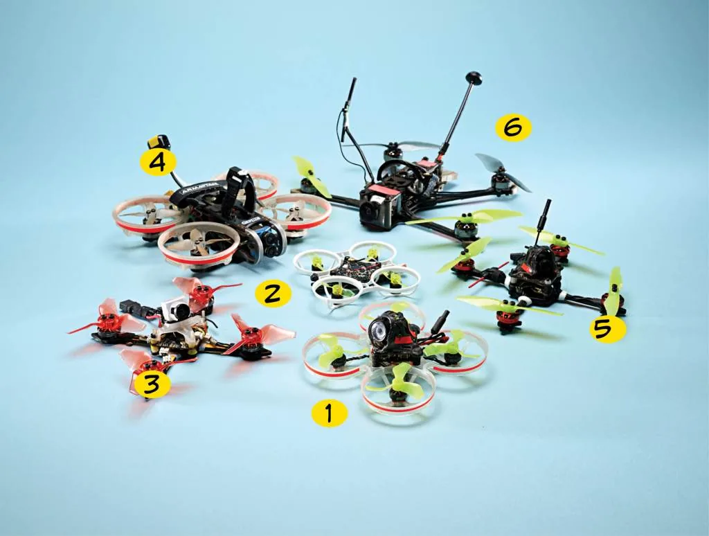 Foto por Mark Madeo mostrando un micro dron FPV de 65mm