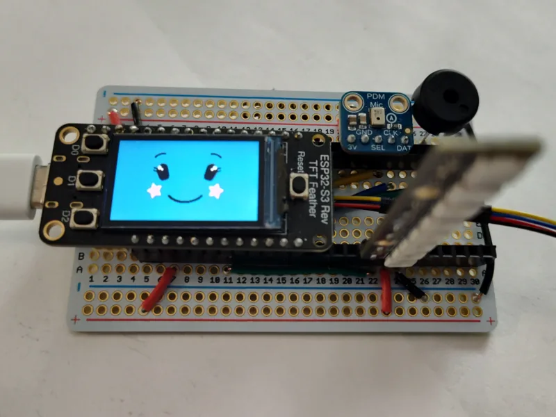 Kit de percepción física para un LLM con ESP32 y sensores con feedback