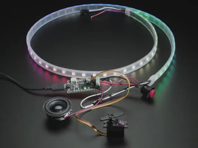 Placa RP2040 con tira LED conectada a la bornera