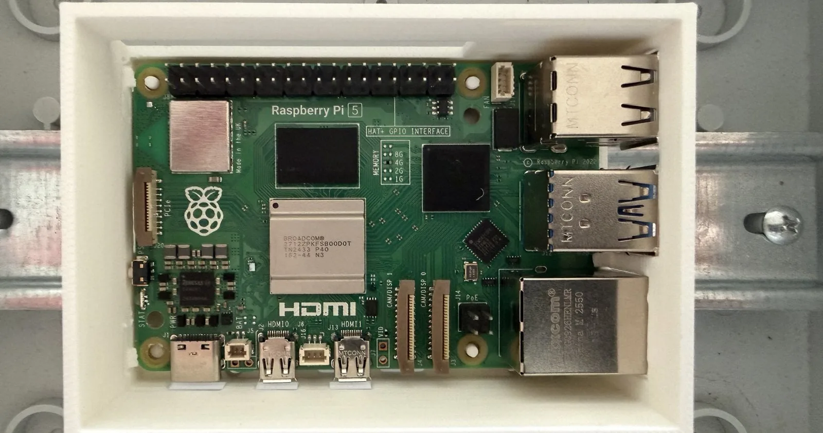 Gabinete DIN impreso en 3D: monta tu Raspberry Pi 5 dentro del tablero eléctrico