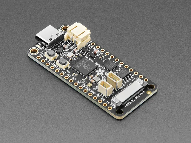 Placa Adafruit Feather RP2350 usada en el proyecto original
