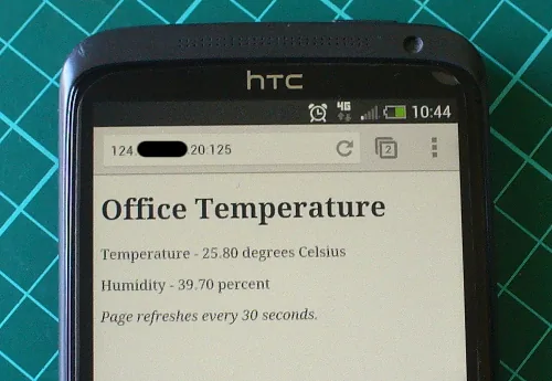 Pagina Office Temperature servida por el Arduino mostrando temperatura y humedad del DHT22 en un celular