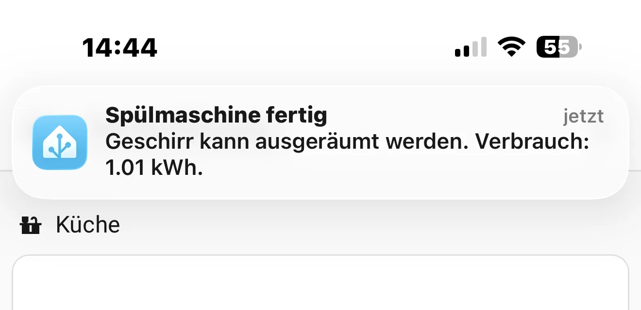 Notificación push de la app de Home Assistant en el celular avisando que el lavavajillas terminó, con el consumo del ciclo en kilowatt hora