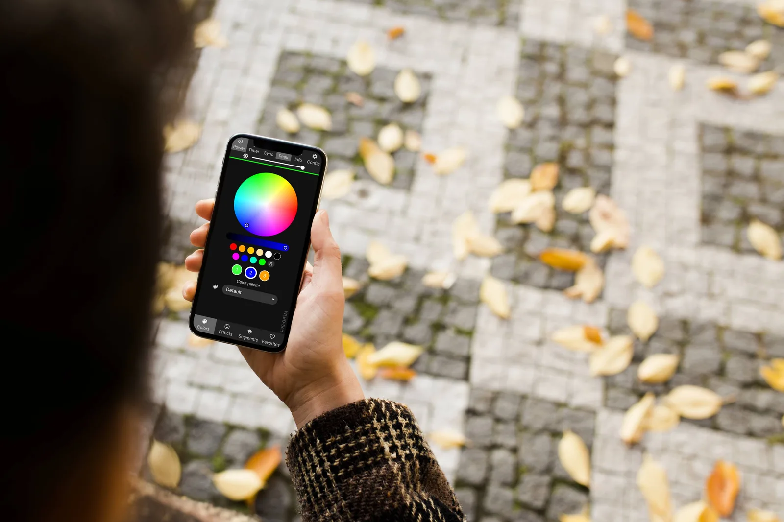 App de WLED en un celular mostrando las pestañas Colors, Effects y Segments
