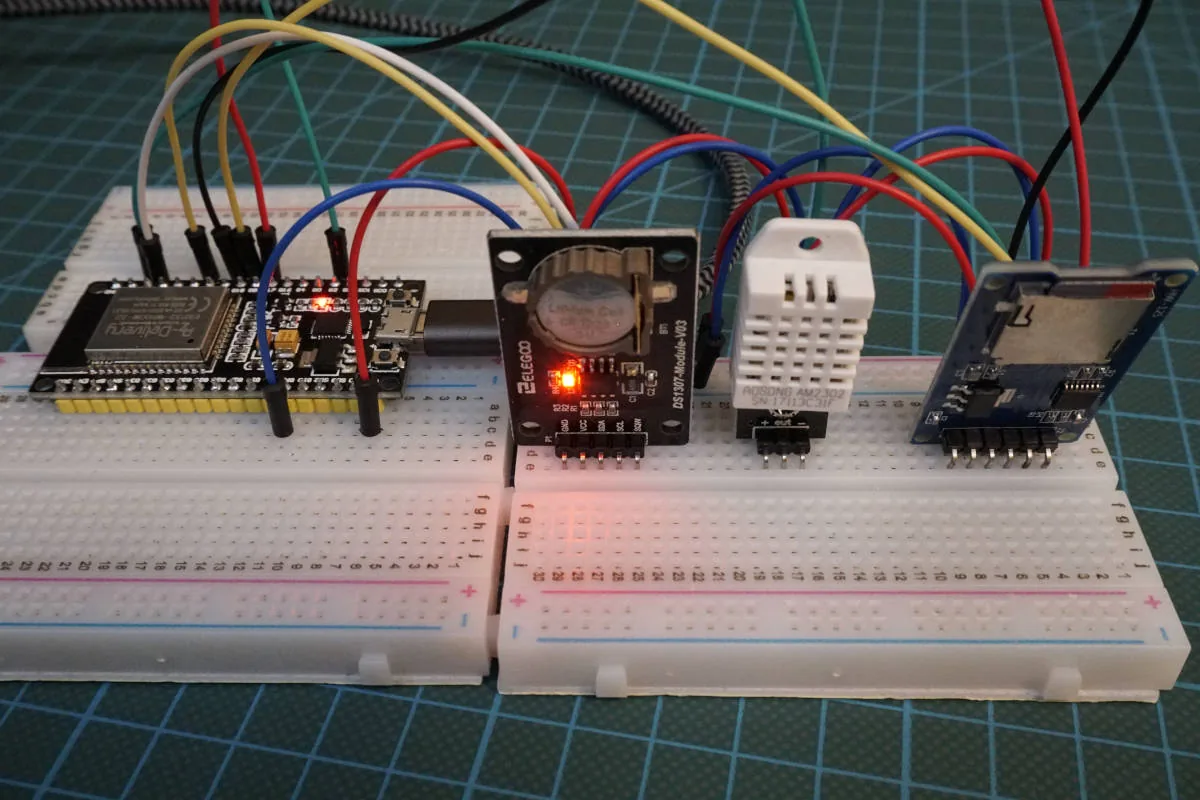 Registra temperatura en microSD con Arduino y ESP32 (RTC + DHT22)