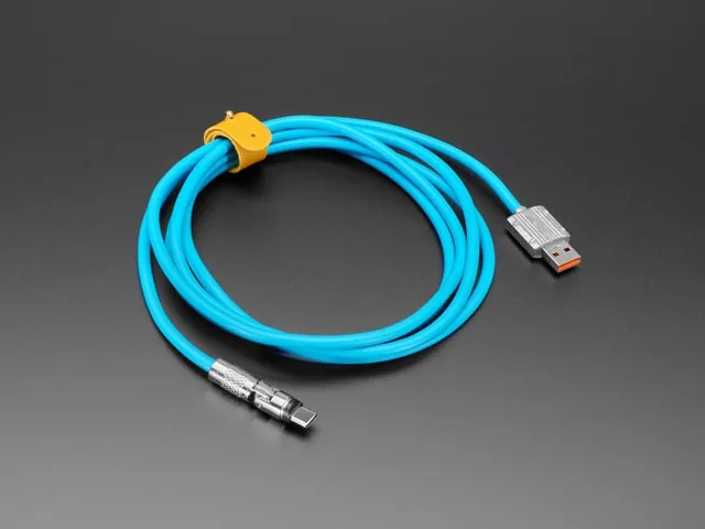 Cable USB tipo C a USB tipo A para conectar el mando al PC o consola