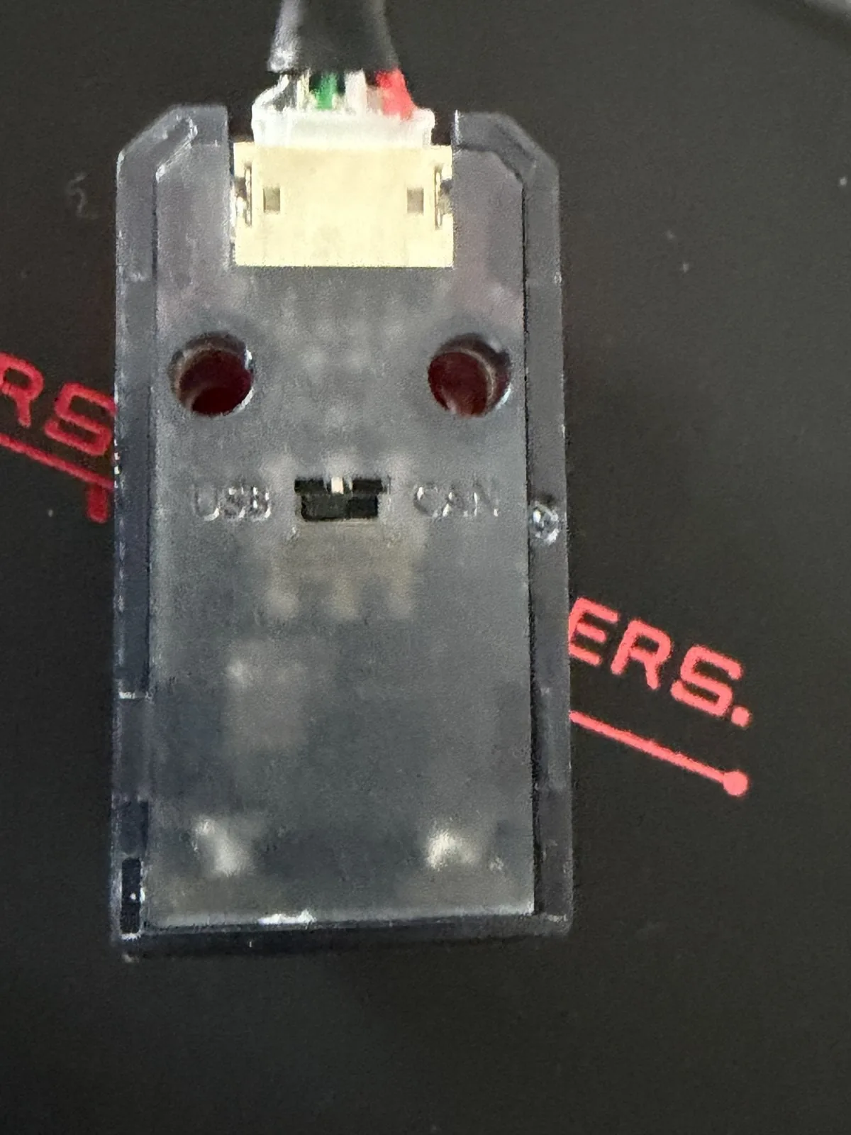 Parte trasera del Eddy Duo con el interruptor deslizante USB/CAN