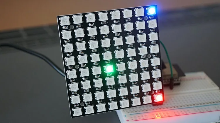 Matriz LED 8x8 WS2812B controlando cada LED de forma individual con ESP32