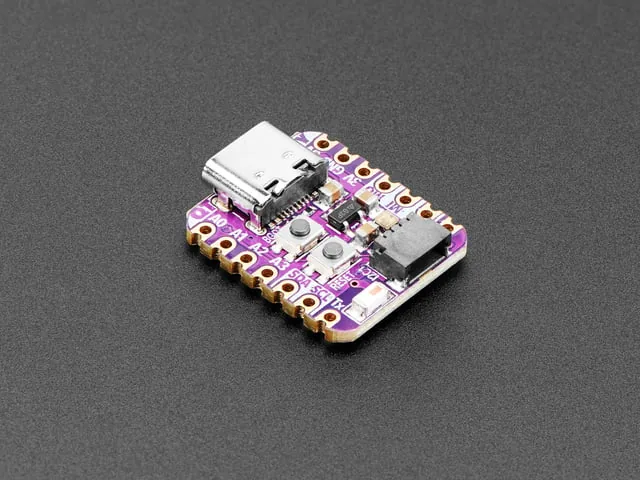 Placa QT Py ESP32 S3 con conector USB C y pads castellados