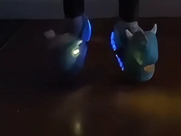 Pantuflas LED reactivas a la presión con NeoPixel y RP2040