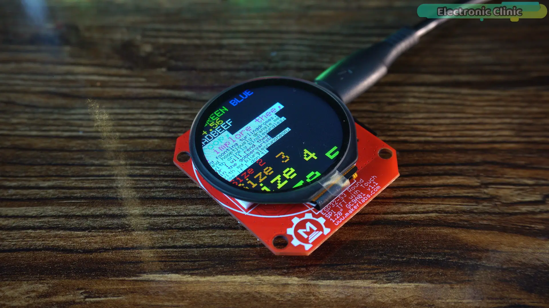Pantalla redonda táctil ESP32-S3 ejecutando una interfaz LVGL para control y monitoreo de sensores