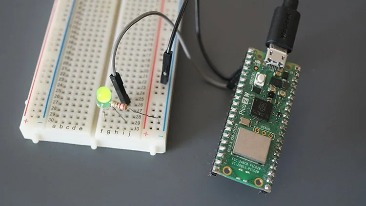 Raspberry Pi Pico controlando la salida encendida desde el servidor web