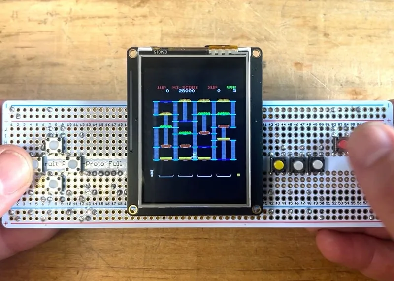 Consola arcade portátil con ESP32: Space Invaders, Pac Man y Galaga en tu mano