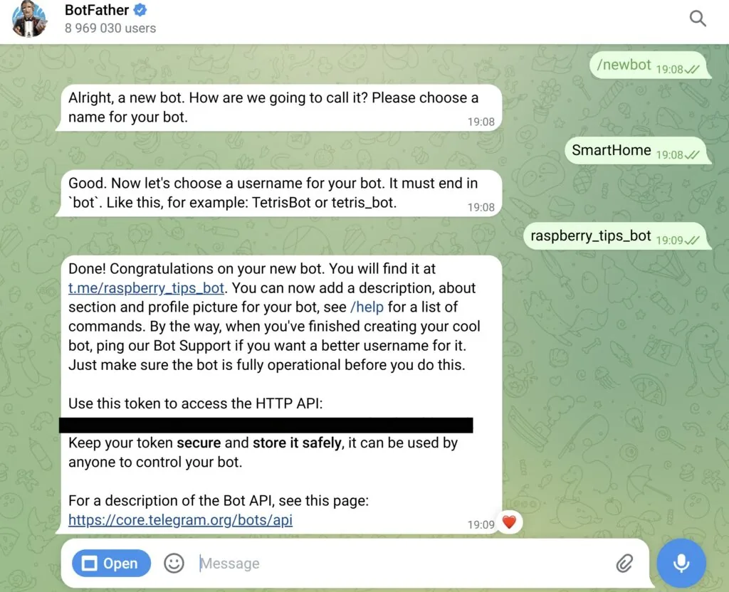 Conversación con BotFather creando el bot y recibiendo el token