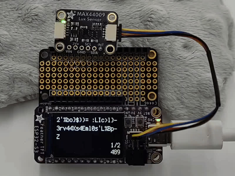 Candado por sensores con CircuitPython: secretos que solo se revelan bajo la condición justa