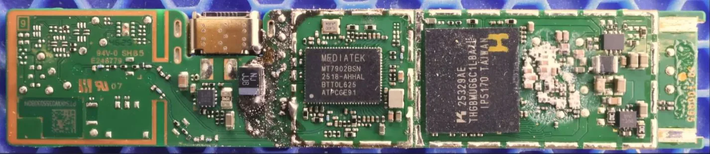 PCB del Amazon Fire Stick HD sin su blindaje metálico. (Crédito: electronupdate, YouTube)