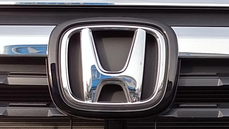 Honda Civic 2021: jailbreak vía USB con claves AOSP de prueba