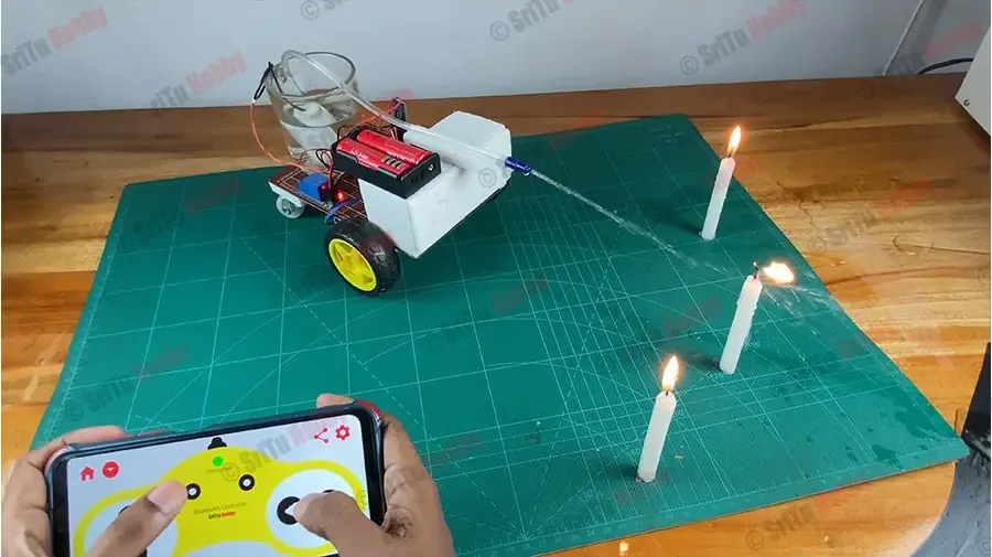 Componentes de un camión de bomberos casero con Arduino UNO R4 Minima